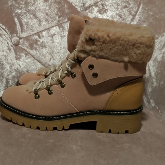 Time and True women's Hiker Boots - Picture 3 of 4